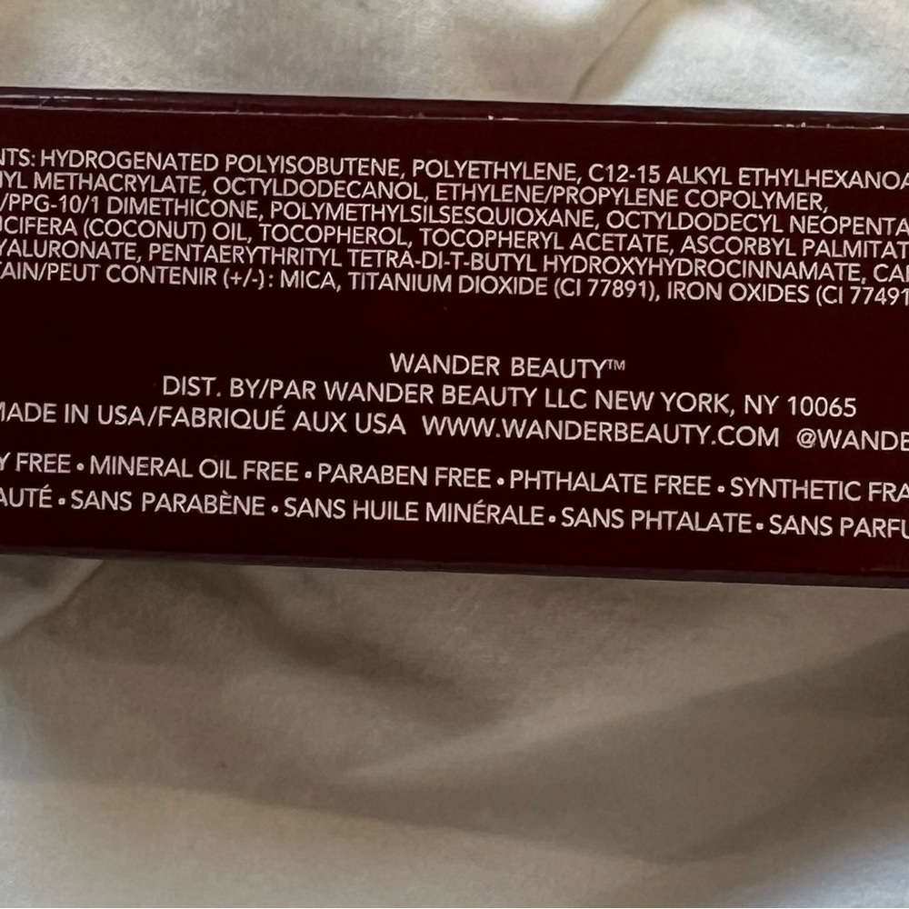 WANDER BEAUTY Flash Focus Hydrating Foundation Stick Golden Medium - Picture 4 of 7